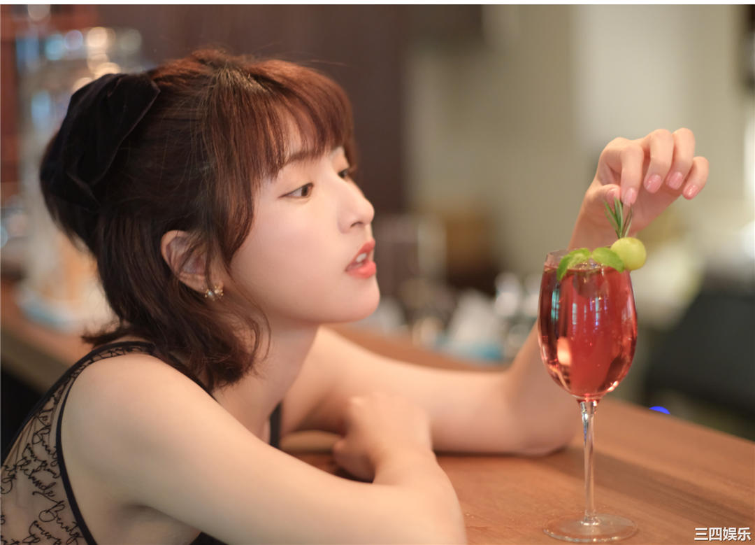 峮峮写真集《QUNing》高清全本