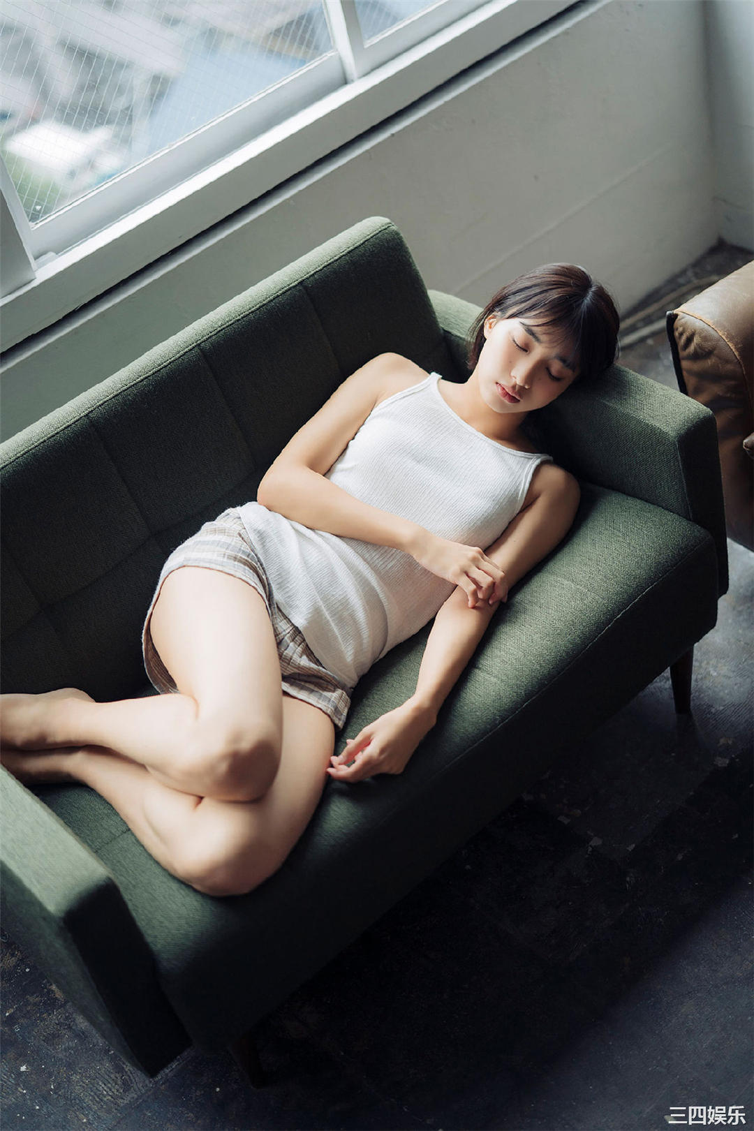 坂之上茜写真集《グラから見るか？エモから見るか？》高清全本