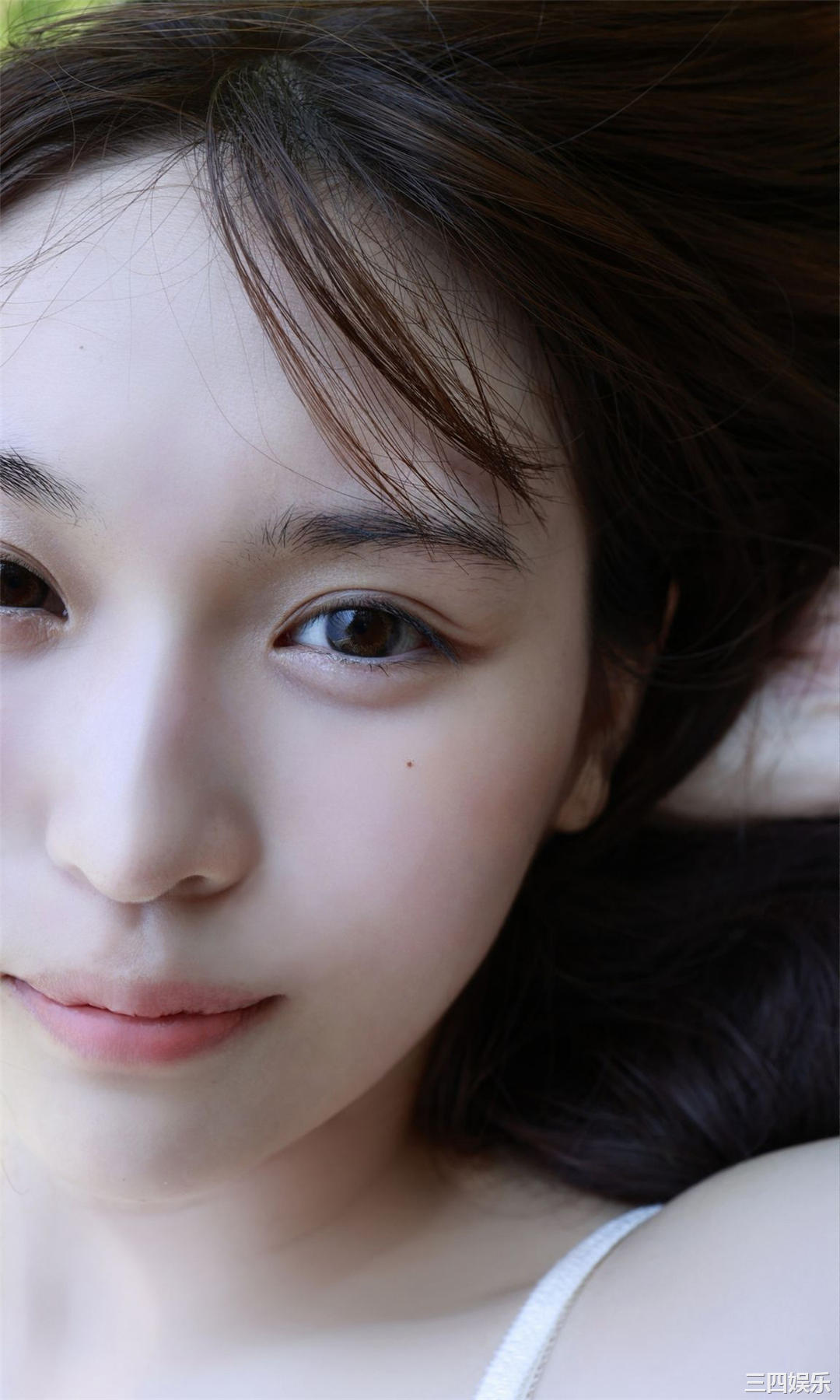 宫濑なこ写真集《美女と秋スイーツ》高清全本