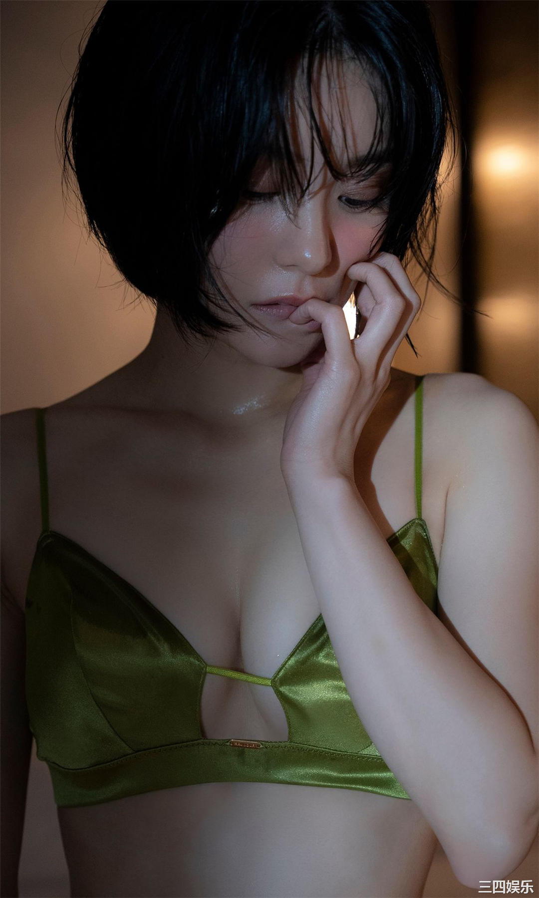 新田桃子写真集《ドンブラ一人三役女優、初グラビア》高清全本