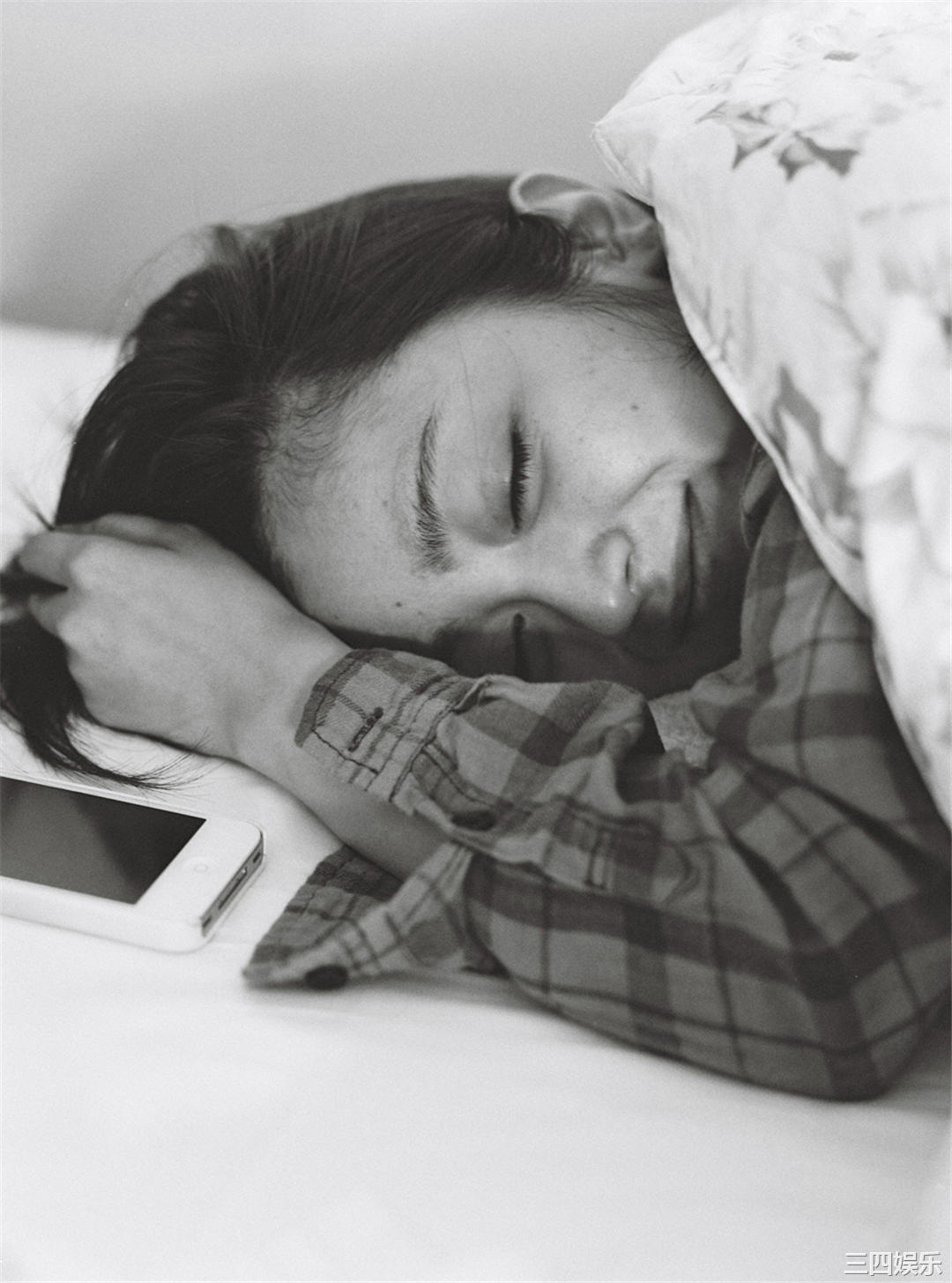 安达佑实写真集《[WPB-net] No.161 Yumi Adachi 安達祐実「Chapter」》高清全本