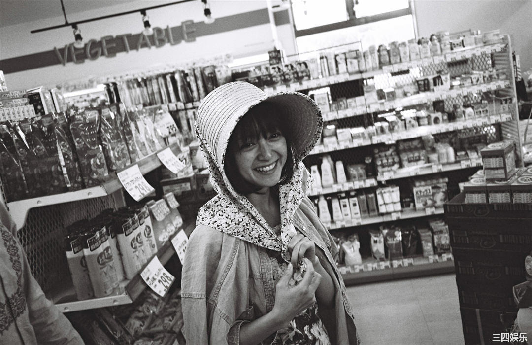 安达佑实写真集《[WPB-net] No.161 Yumi Adachi 安達祐実「Chapter」》高清全本