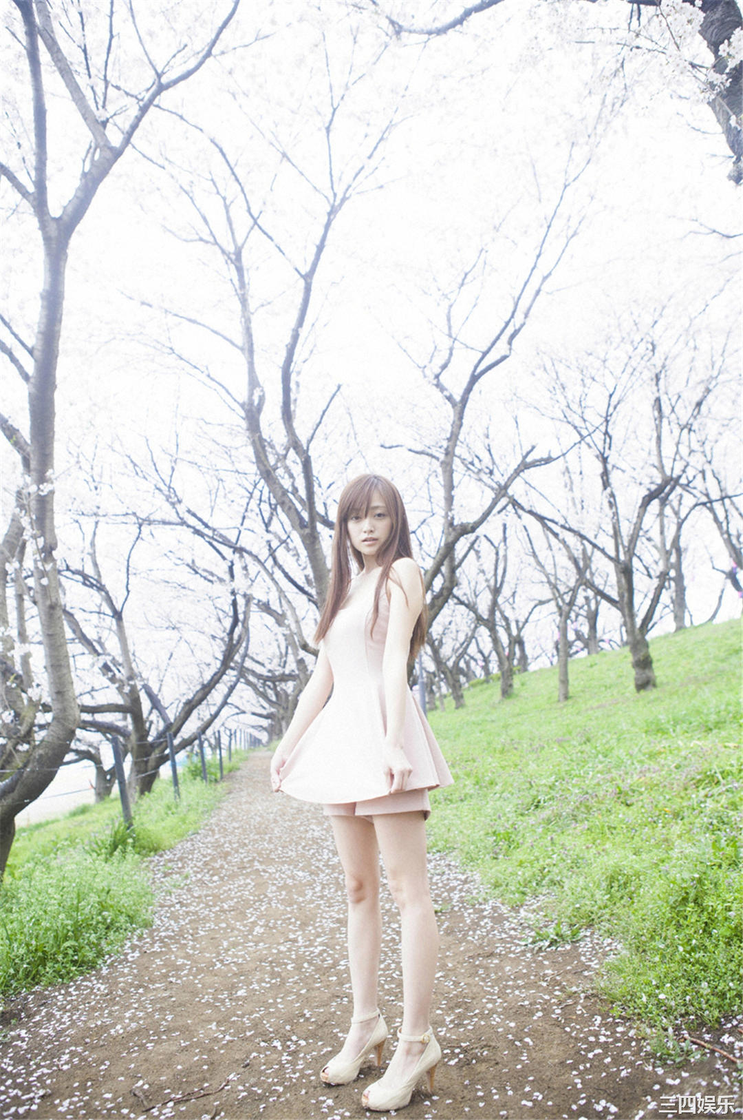 安达佑实写真集《[WPB-net] No.161 Yumi Adachi 安達祐実「Chapter」》高清全本