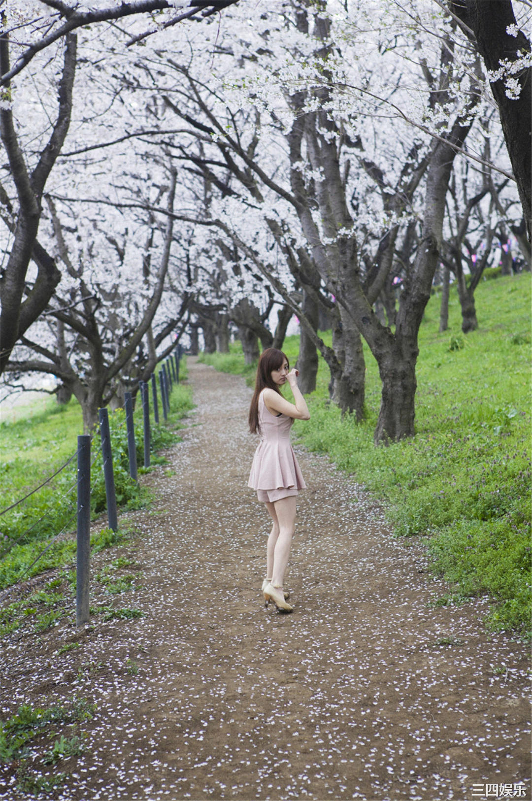 安达佑实写真集《[WPB-net] No.161 Yumi Adachi 安達祐実「Chapter」》高清全本