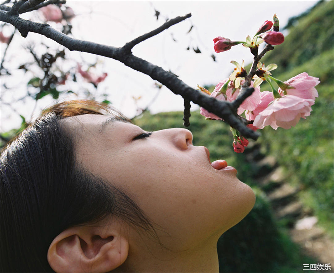 安达佑实写真集《[WPB-net] No.161 Yumi Adachi 安達祐実「Chapter」》高清全本