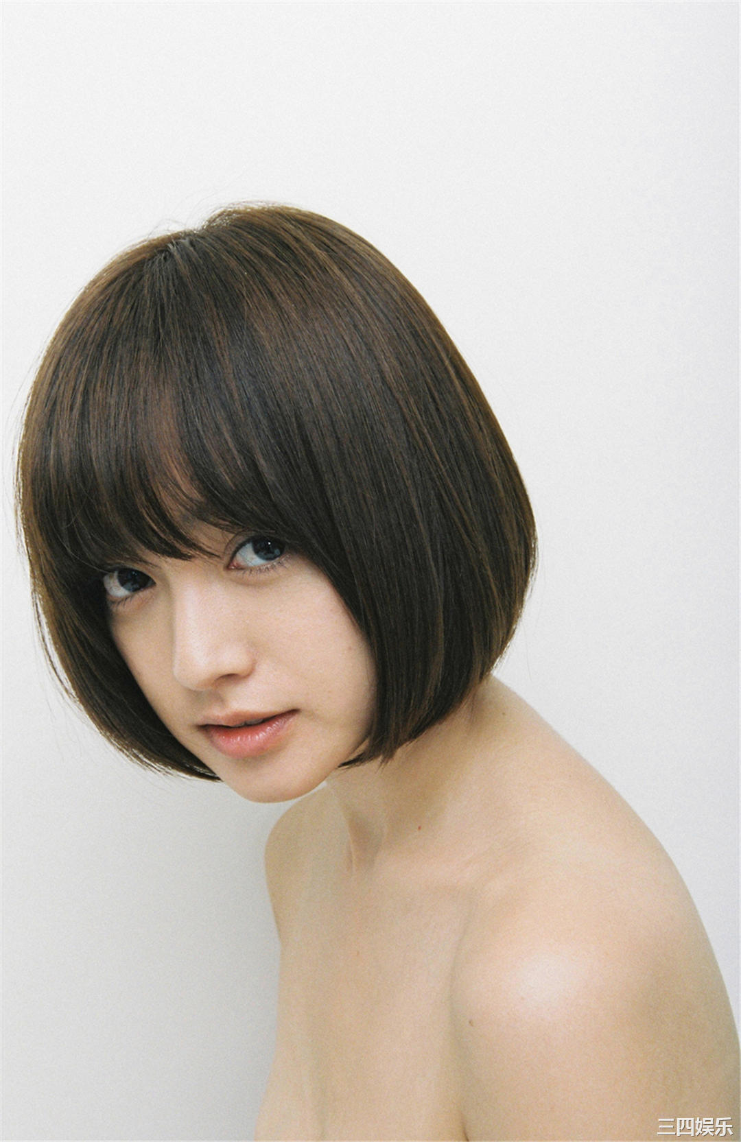 安达佑实写真集《[WPB-net] No.161 Yumi Adachi 安達祐実「Chapter」》高清全本