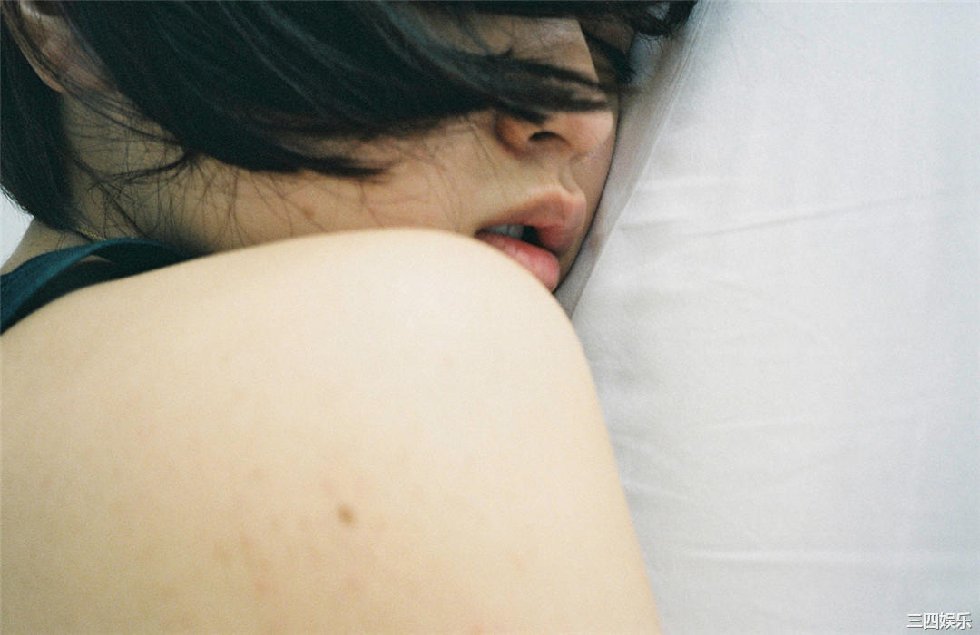 安达佑实写真集《[WPB-net] No.161 Yumi Adachi 安達祐実「Chapter」》高清全本