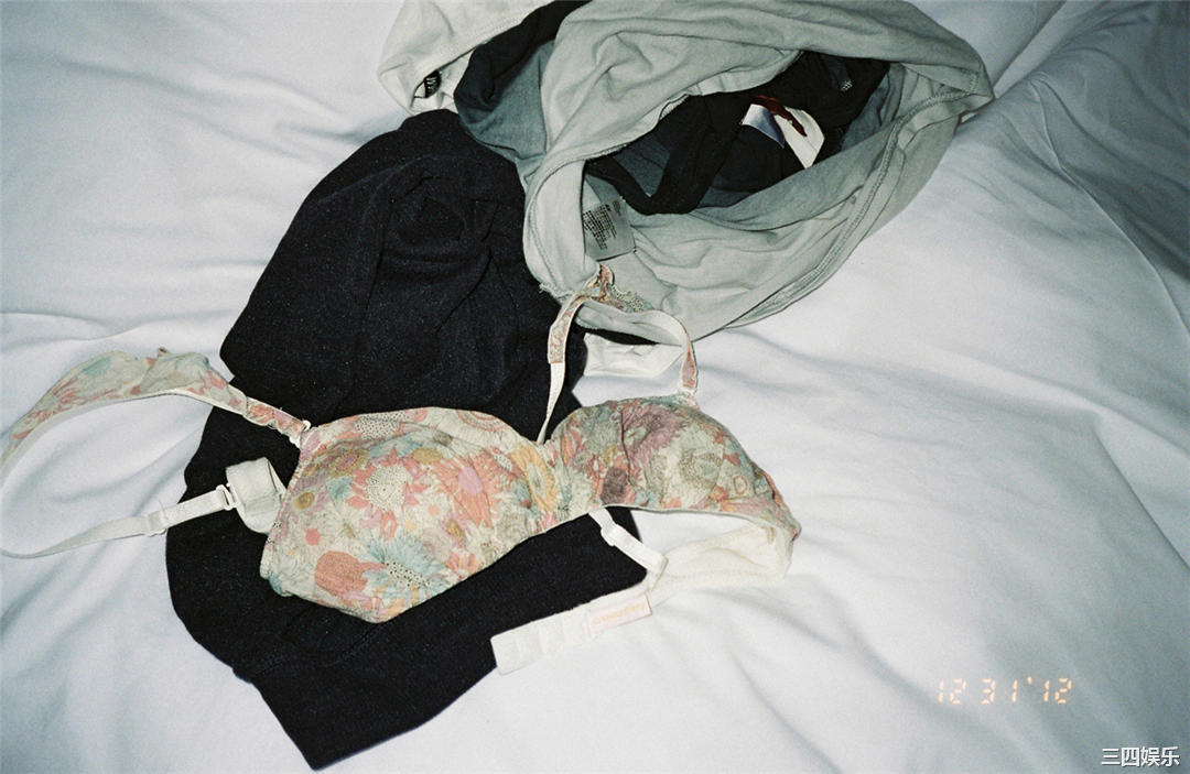 安达佑实写真集《[WPB-net] No.161 Yumi Adachi 安達祐実「Chapter」》高清全本