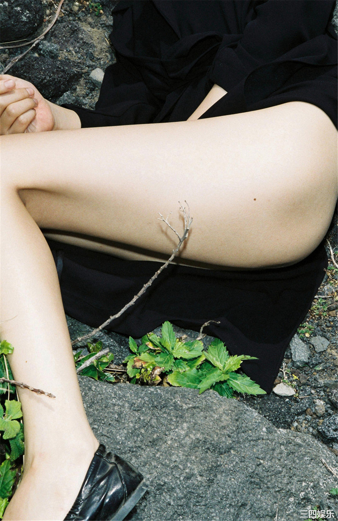 安达佑实写真集《[WPB-net] No.161 Yumi Adachi 安達祐実「Chapter」》高清全本