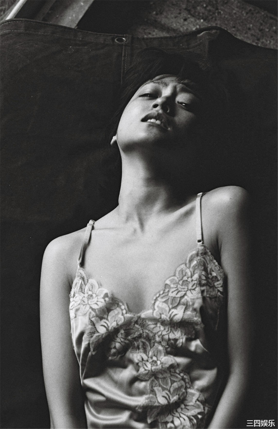 安达佑实写真集《[WPB-net] No.161 Yumi Adachi 安達祐実「Chapter」》高清全本