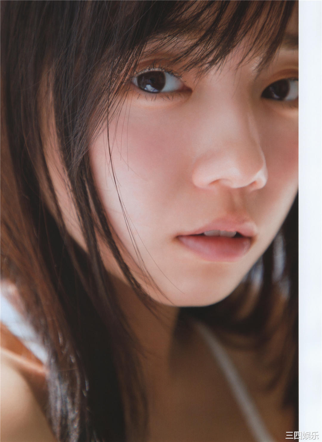 齐藤京子写真集《WHITE graph DAY & NIGHT》高清全本