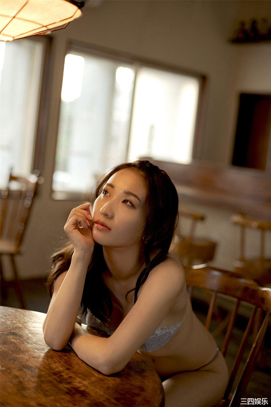 伊藤爱真写真集《えまと南の島で突然○○してみたら…》高清全本