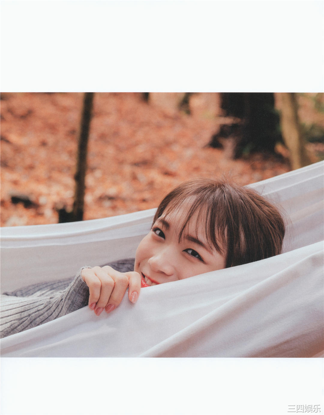 秋元真夏写真集《振り返れば、乃木坂》高清全本