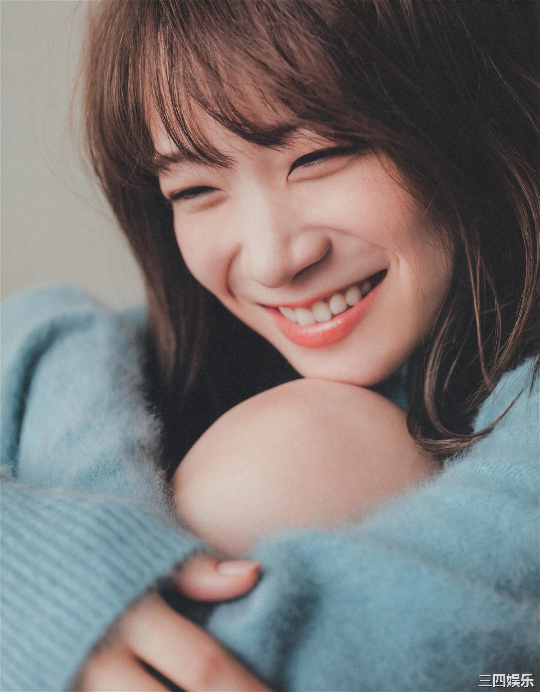 秋元真夏写真集《振り返れば、乃木坂》高清全本