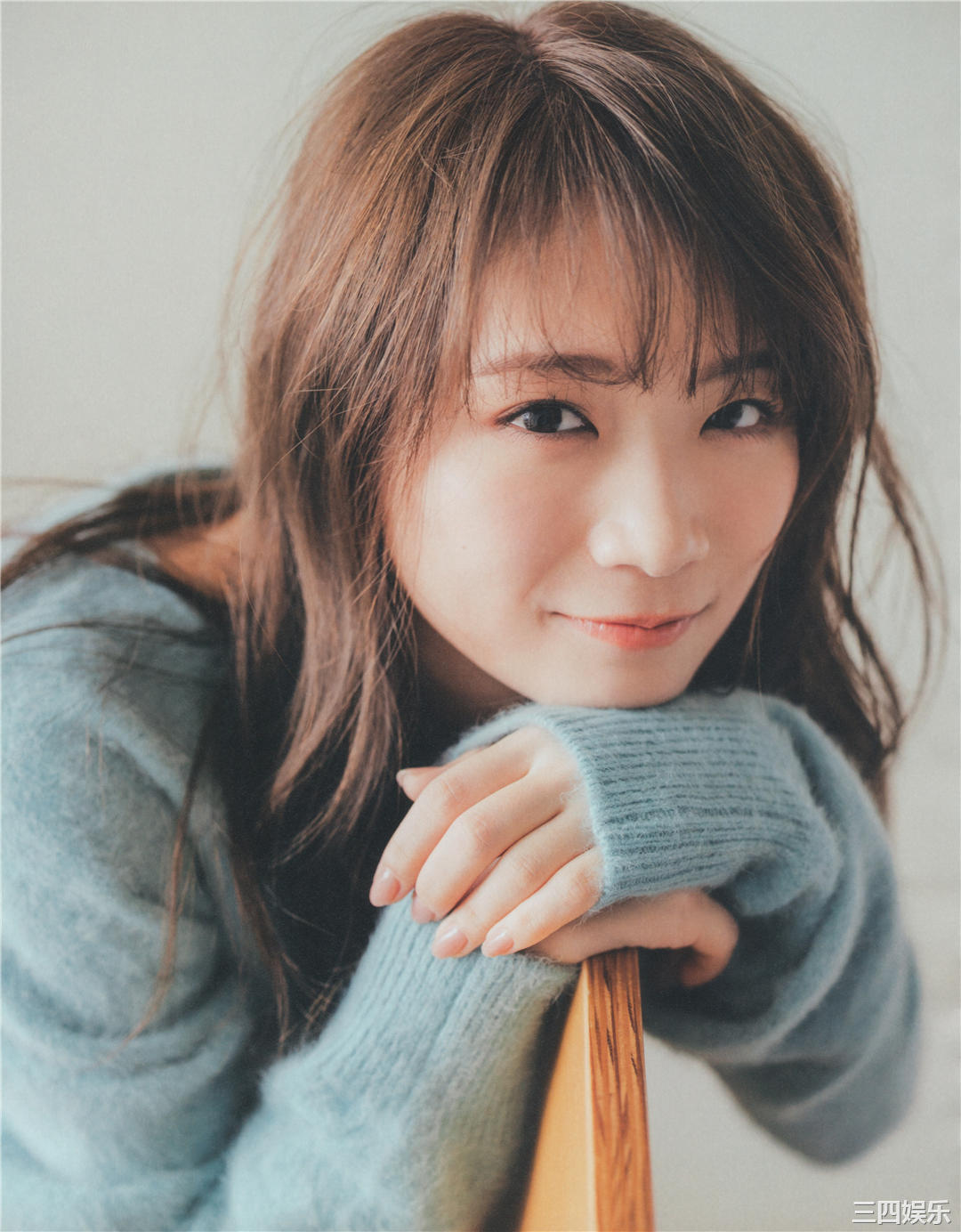 秋元真夏写真集《振り返れば、乃木坂》高清全本