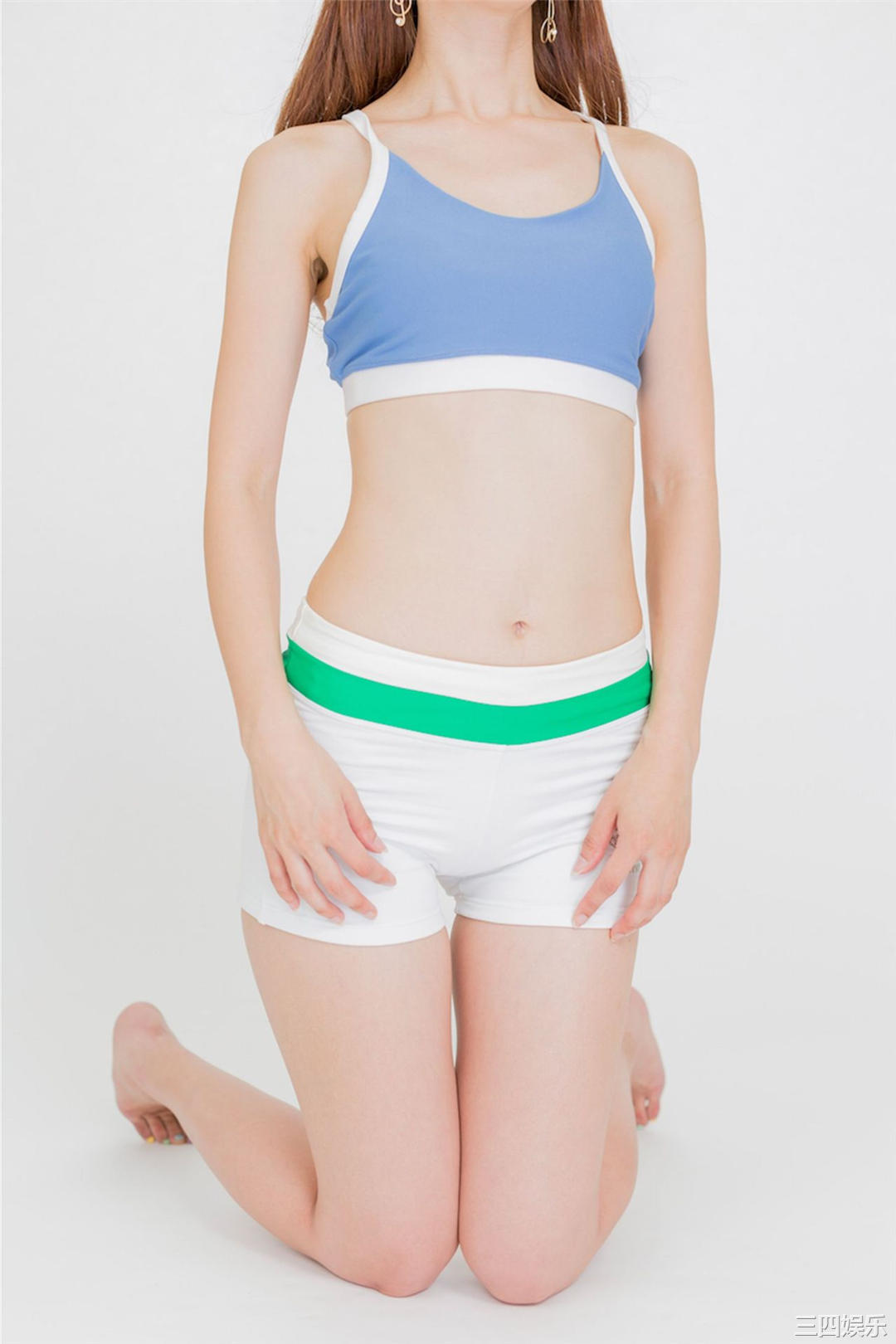 冈户雅树摄影作品《ふとももデルタ》高清全本