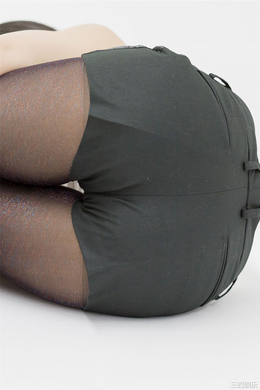 冈户雅树摄影作品《ふとももデルタ》高清全本