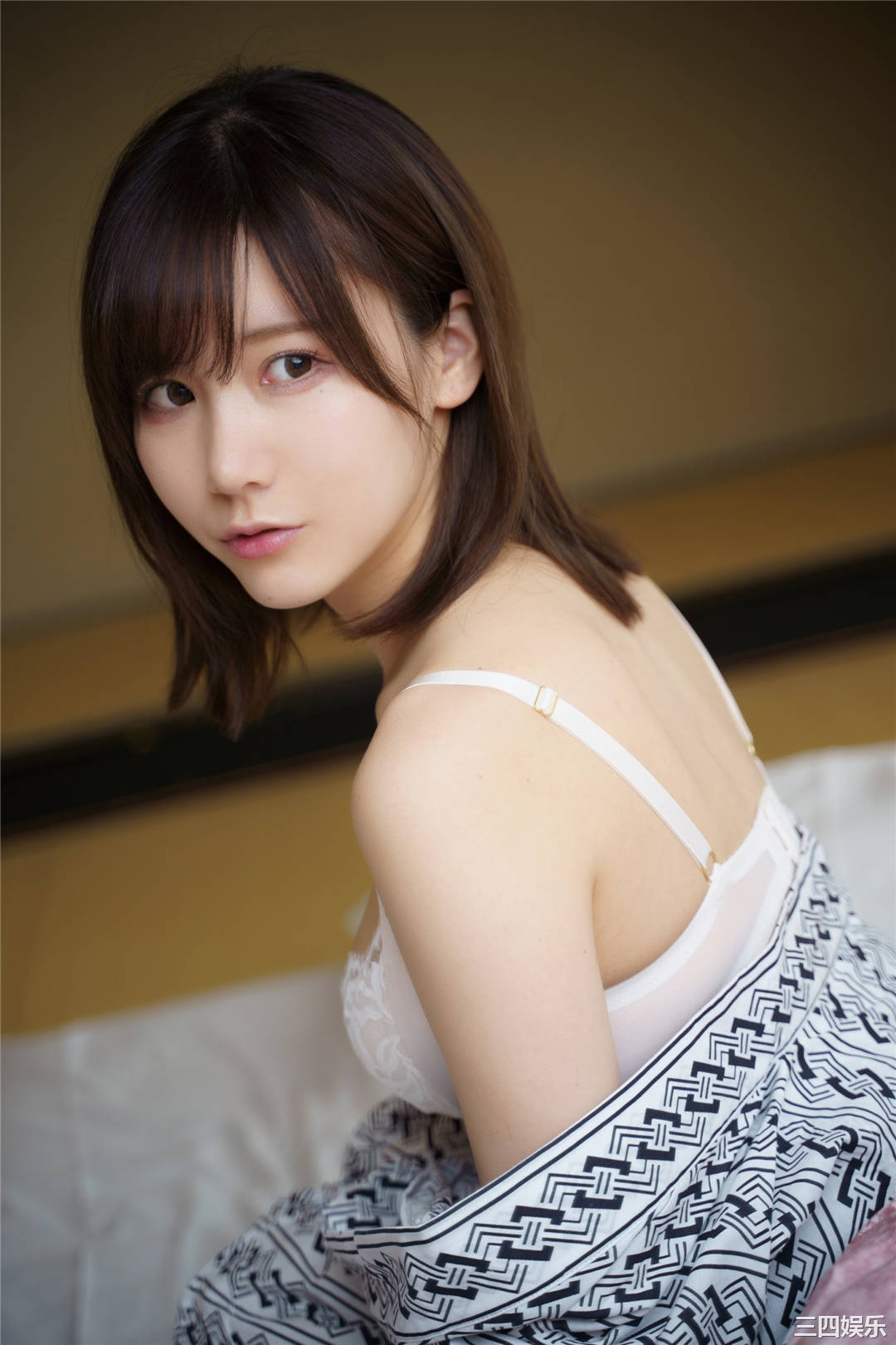 KENKEN写真集《湯けむりけんけん一泊二日》高清全本