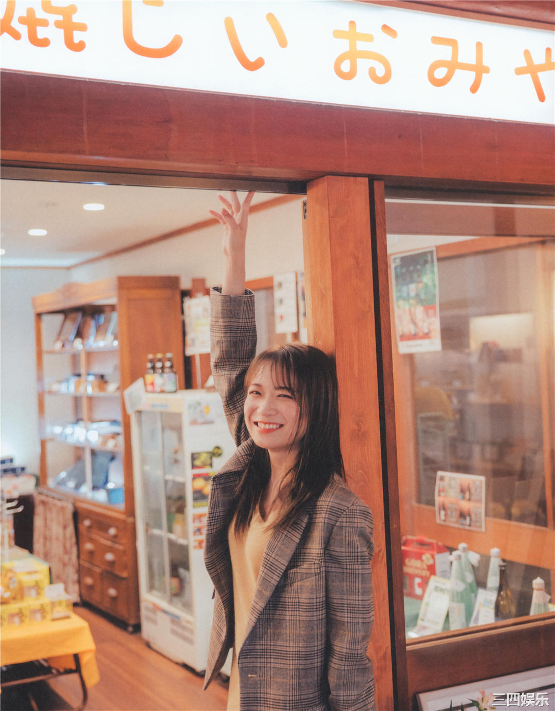 秋元真夏写真集《振り返れば、乃木坂》高清全本