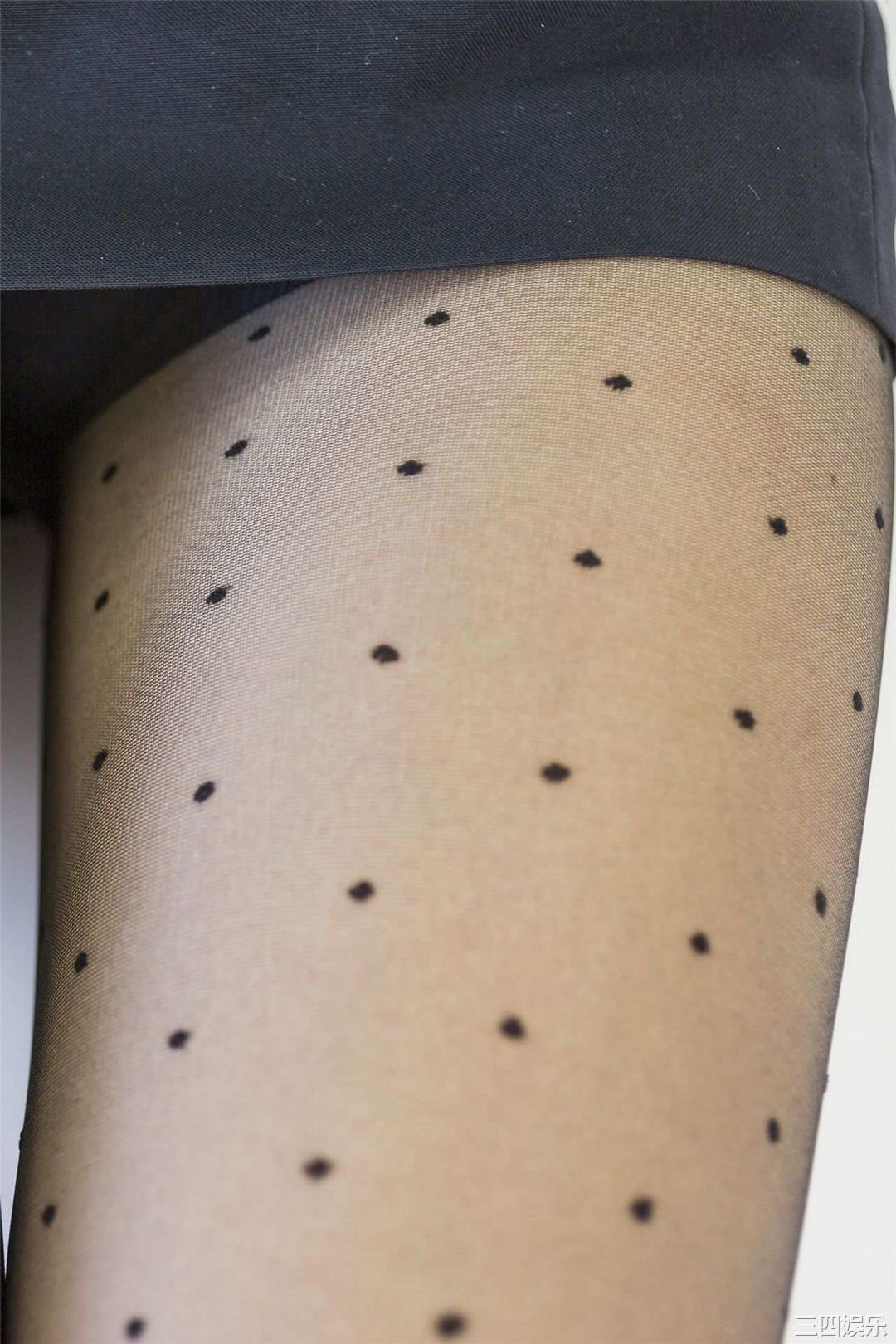 冈户雅树摄影作品《ふとももデルタ》高清全本