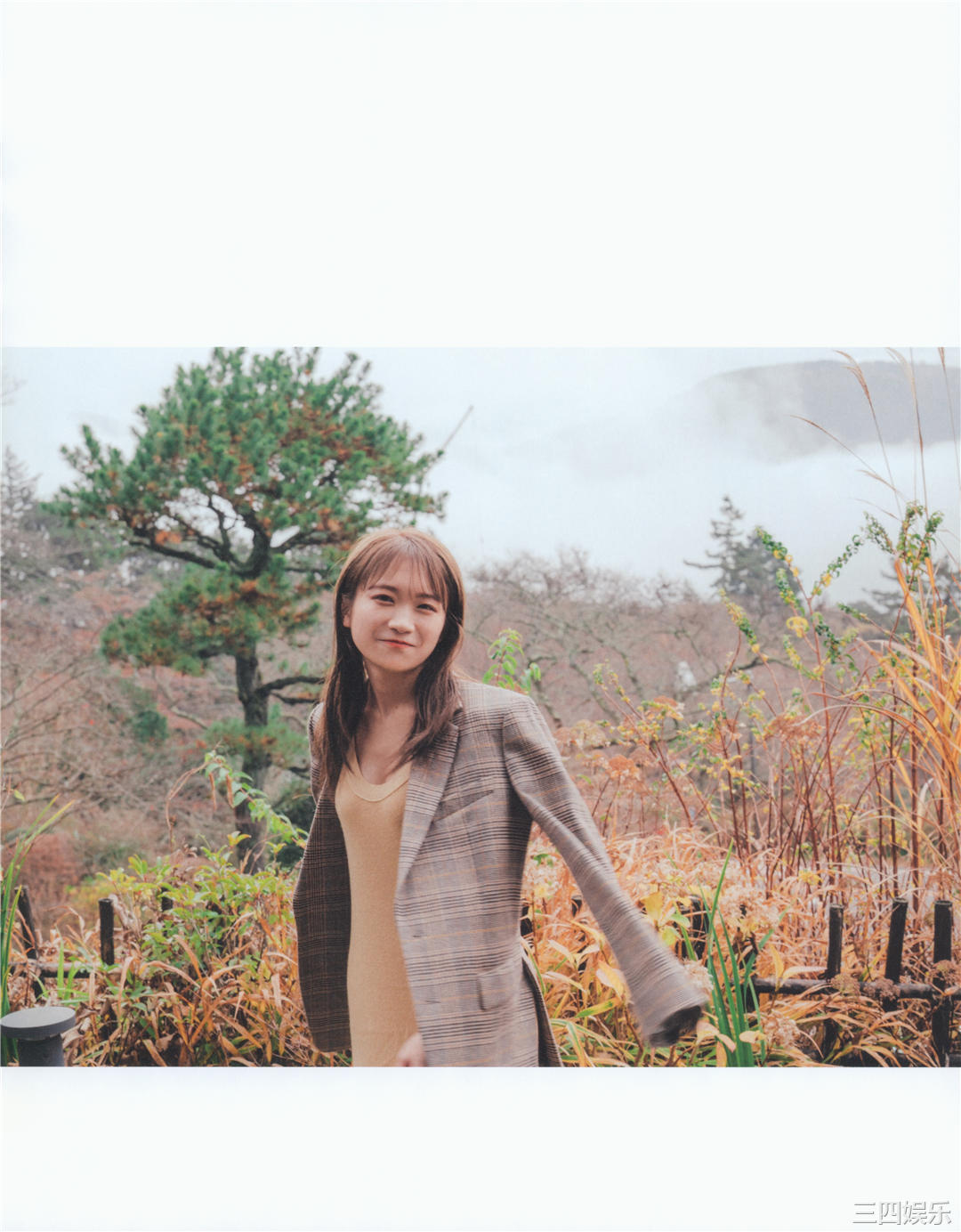 秋元真夏写真集《振り返れば、乃木坂》高清全本