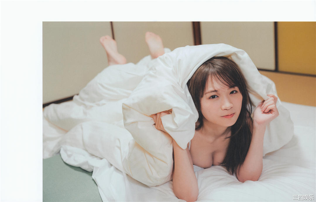 秋元真夏写真集《振り返れば、乃木坂》高清全本