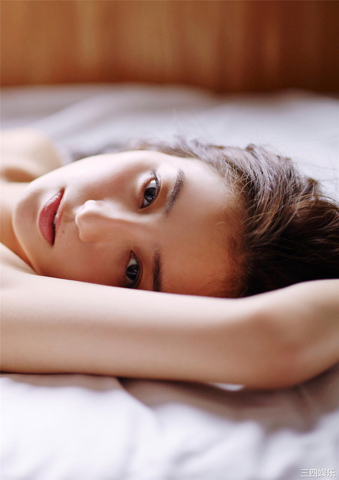 高田里穗写真集《完成された未完成》高清全本