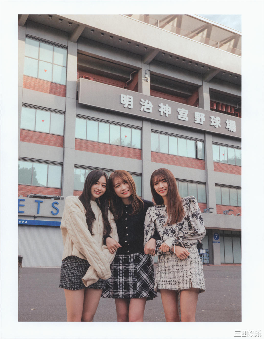 秋元真夏写真集《振り返れば、乃木坂》高清全本