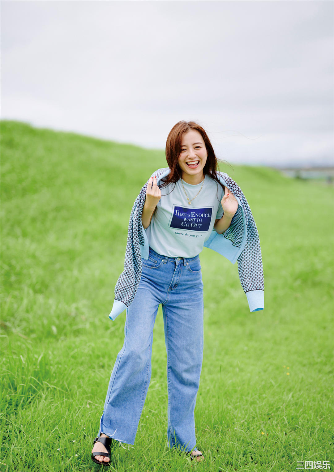 高田里穗写真集《完成された未完成》高清全本