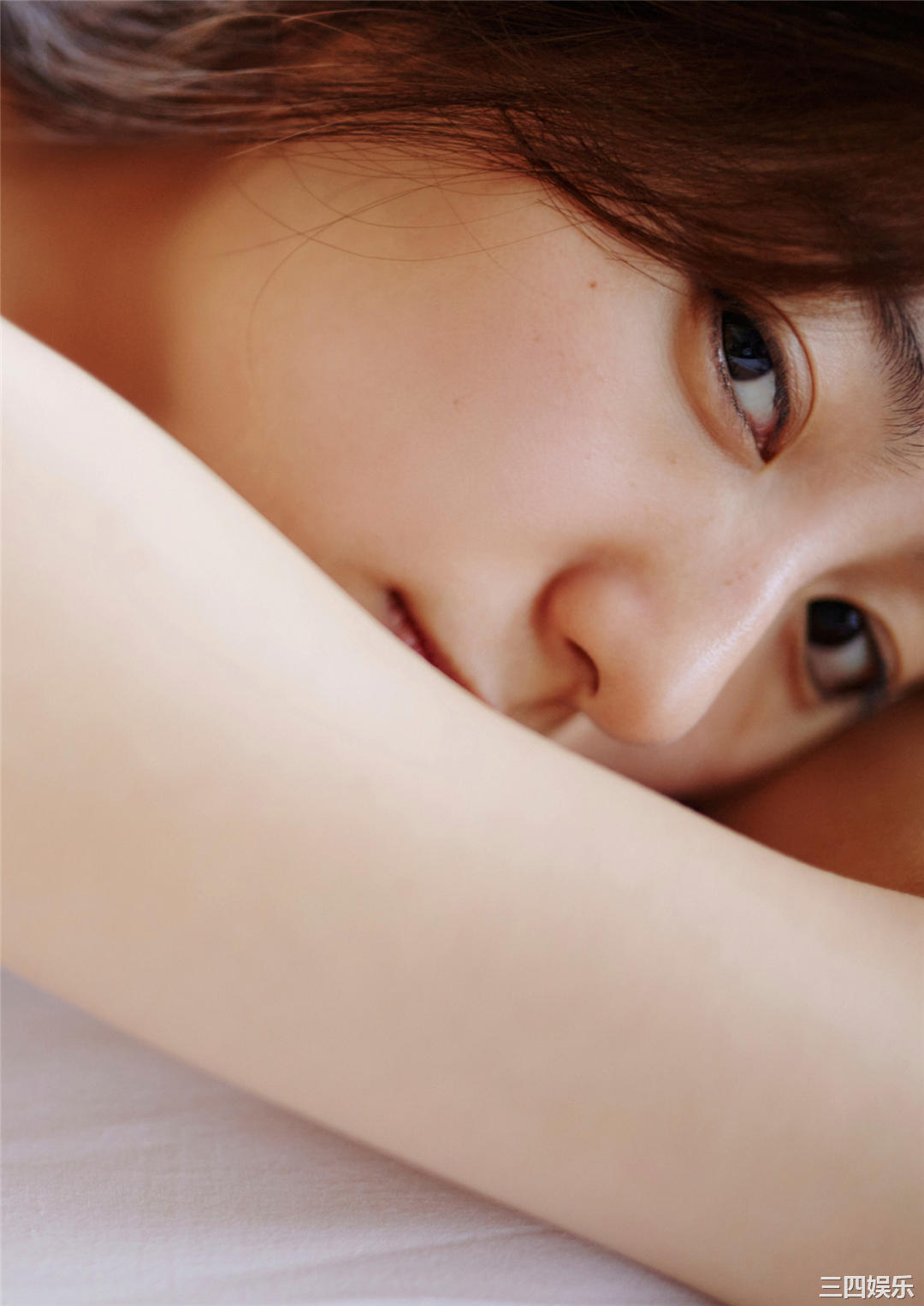 高田里穗写真集《完成された未完成》高清全本