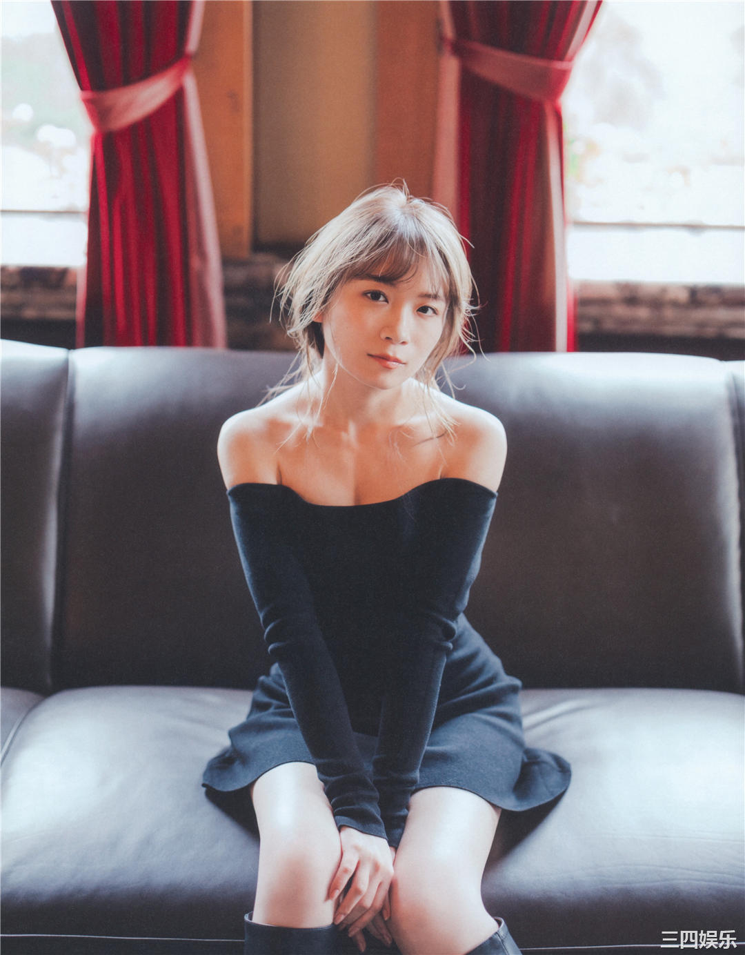 秋元真夏写真集《振り返れば、乃木坂》高清全本