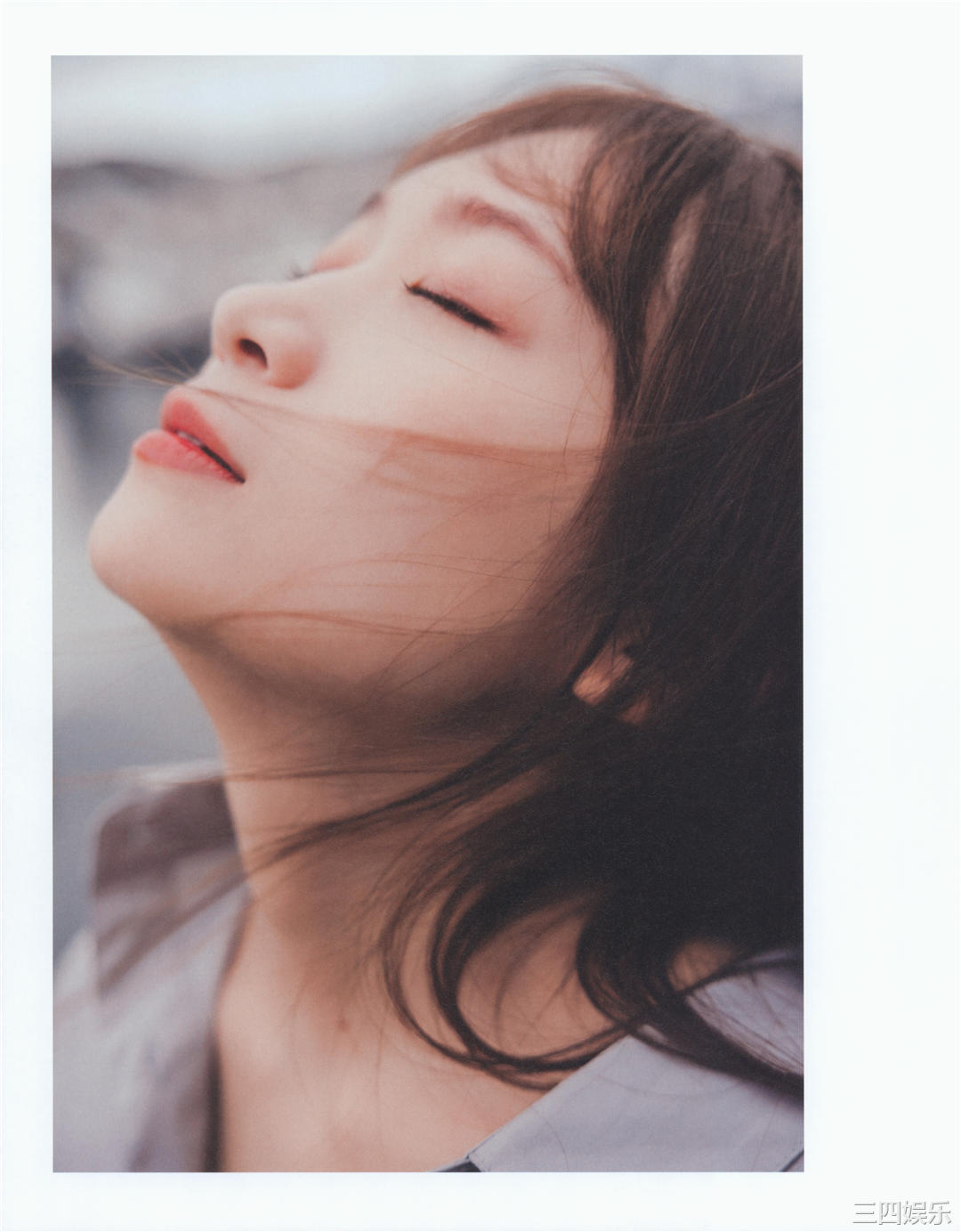 秋元真夏写真集《振り返れば、乃木坂》高清全本