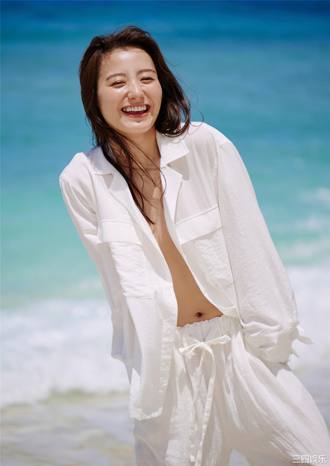 高田里穗写真集《完成された未完成》高清全本