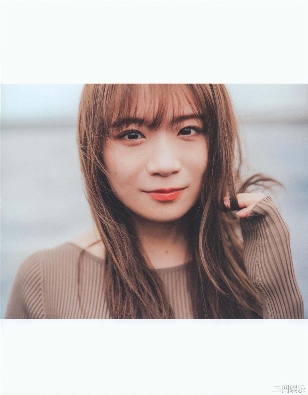 秋元真夏写真集《振り返れば、乃木坂》高清全本