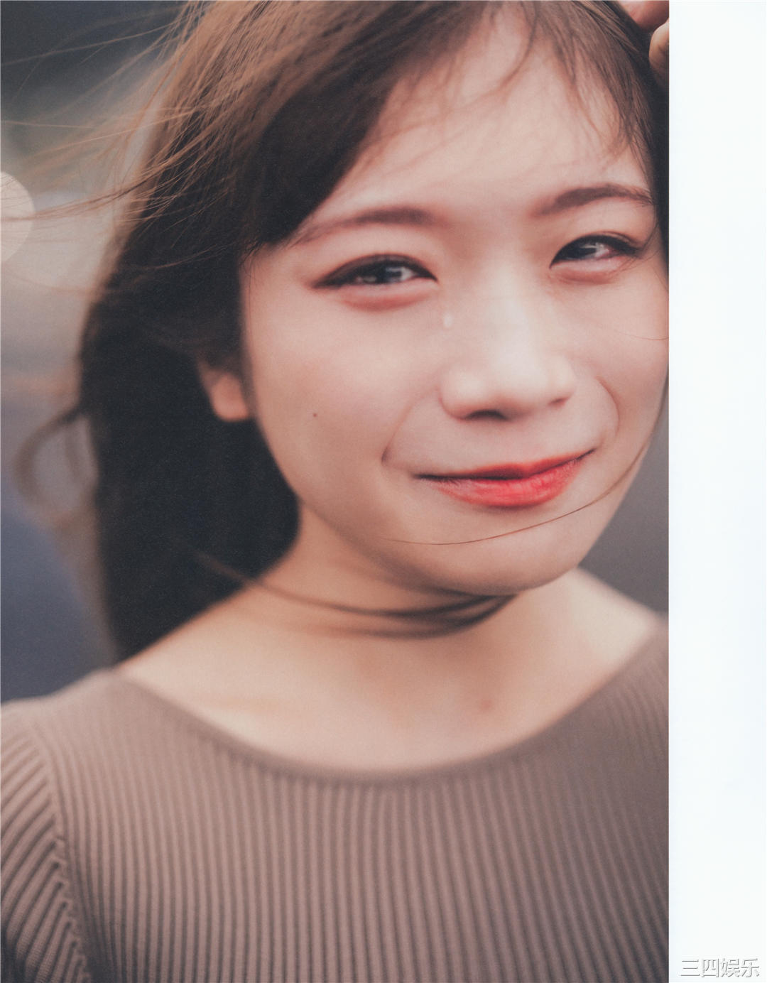 秋元真夏写真集《振り返れば、乃木坂》高清全本