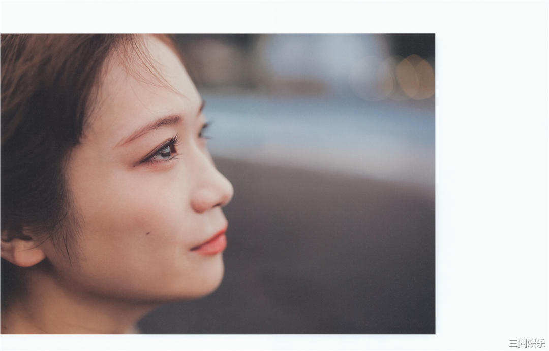 秋元真夏写真集《振り返れば、乃木坂》高清全本