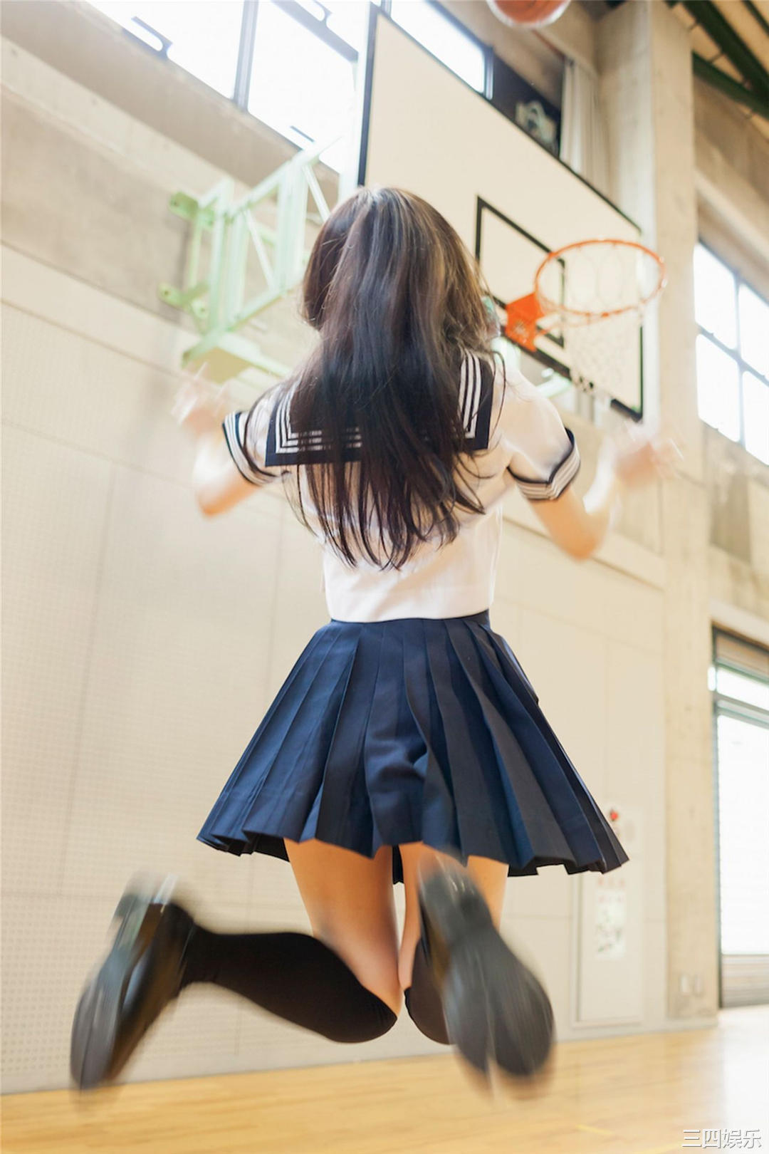 冈户雅树摄影作品《ふとももデルタ》高清全本