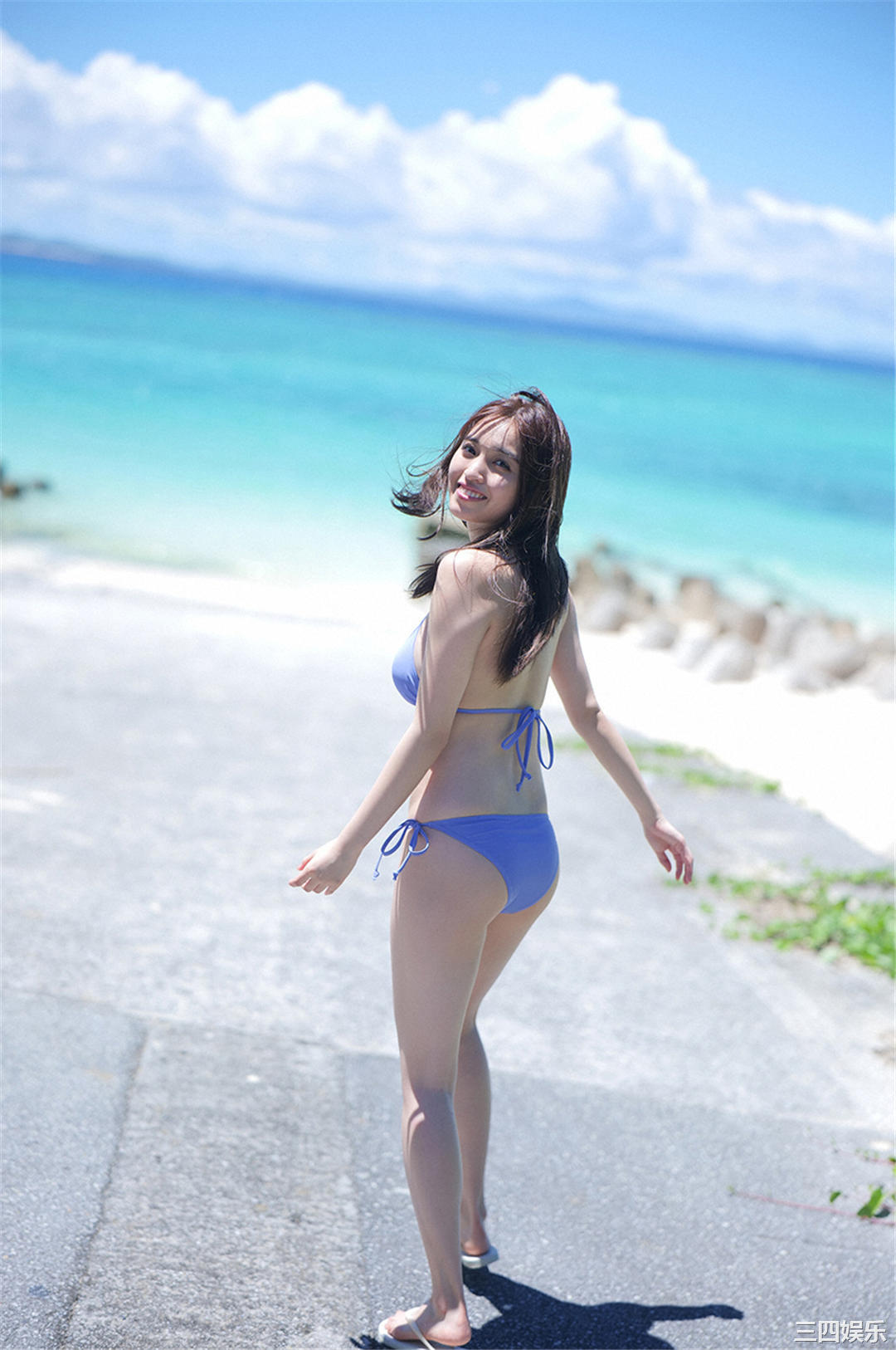 村岛未悠写真集《 スペシャル写真集「虹色の女神」》