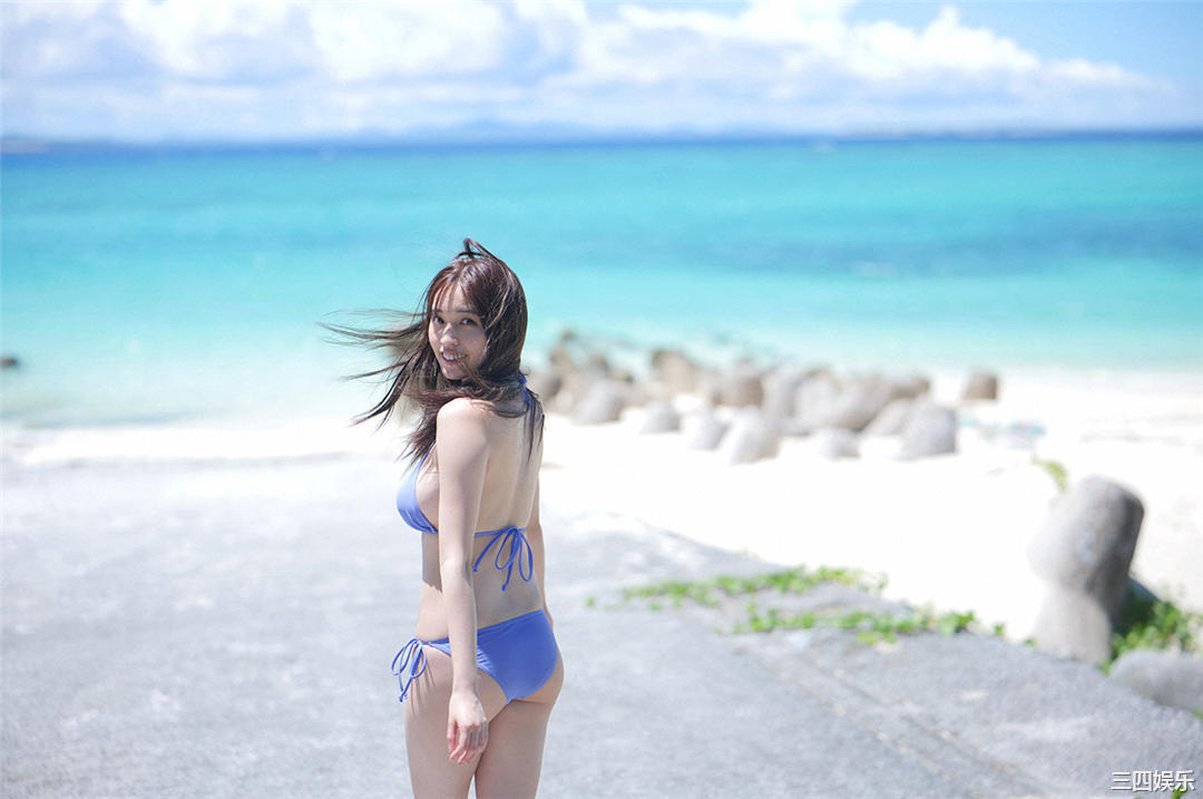 村岛未悠写真集《 スペシャル写真集「虹色の女神」》