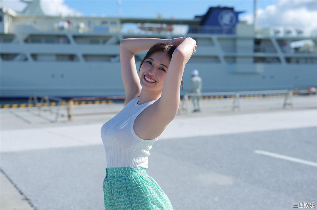 村岛未悠写真集《 スペシャル写真集「虹色の女神」》