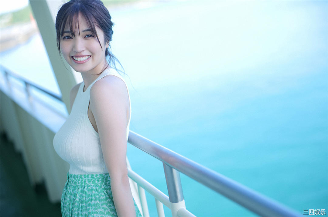 村岛未悠写真集《 スペシャル写真集「虹色の女神」》