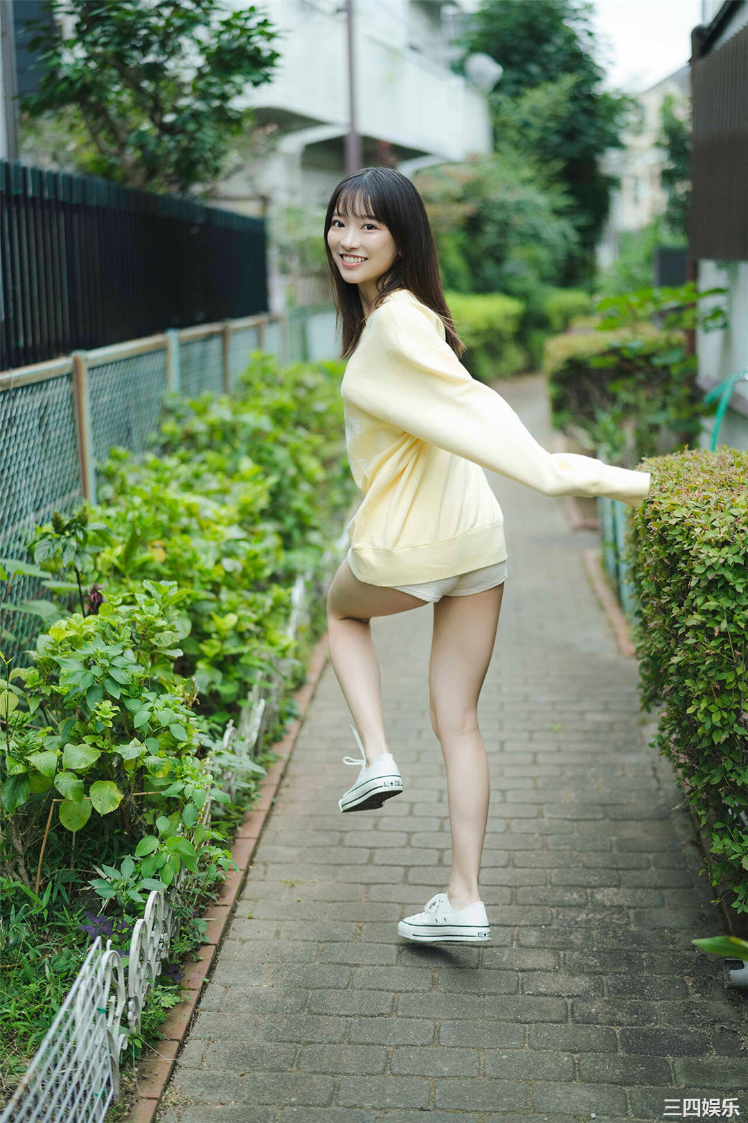 吉泽朱音写真集《TRIANGLE LOVE－朱音の場合》高清全本