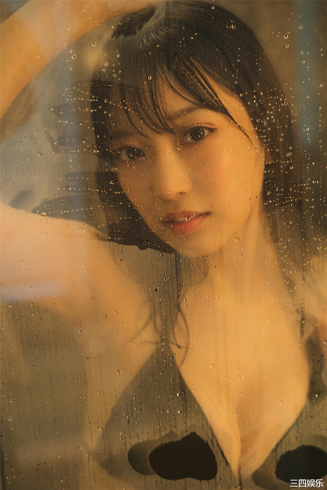 吉泽朱音写真集《TRIANGLE LOVE－朱音の場合》高清全本