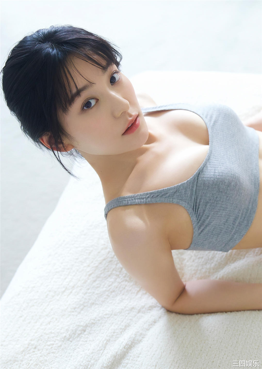 新田桃子写真集《new age》高清全本