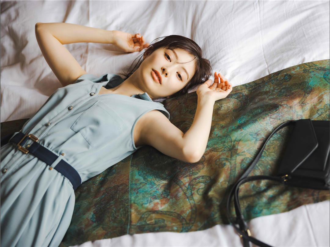 武藤十梦写真集《誘惑する才女》高清全本