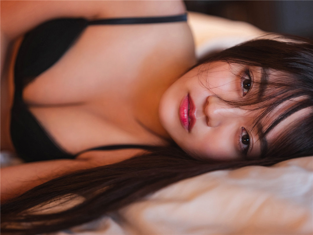 丰田露娜写真集《オトナのスイートルーム》高清全本