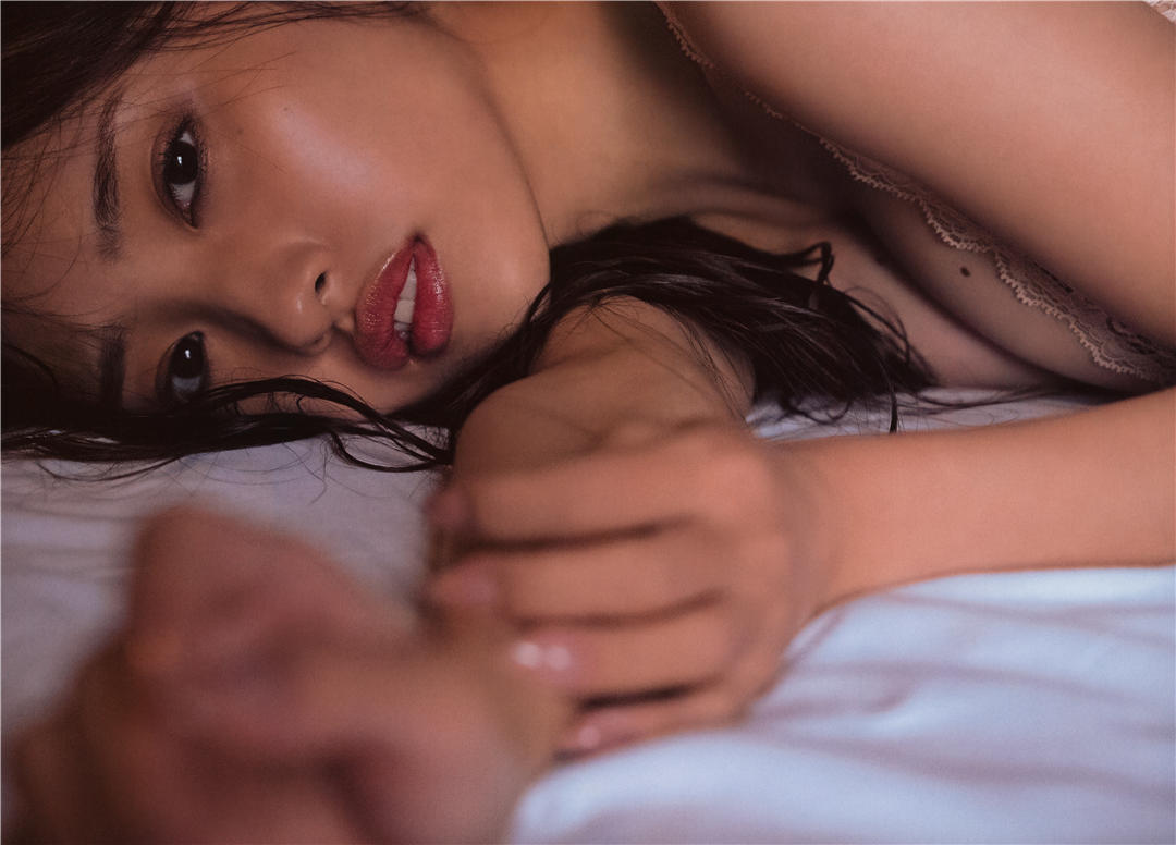 向井地美音1ST写真集《胸騒ぎの正体》高清全本