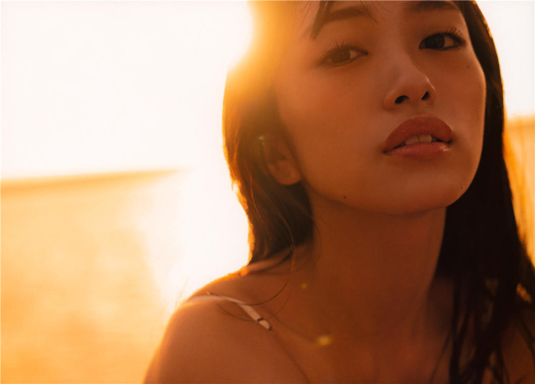 向井地美音1ST写真集《胸騒ぎの正体》高清全本