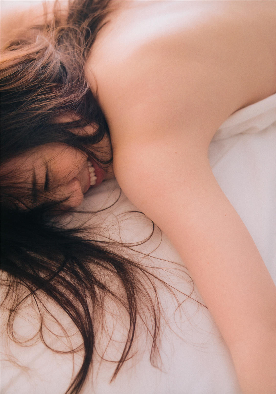 田村真佑1ST写真集《恋に落ちた瞬間》高清全本