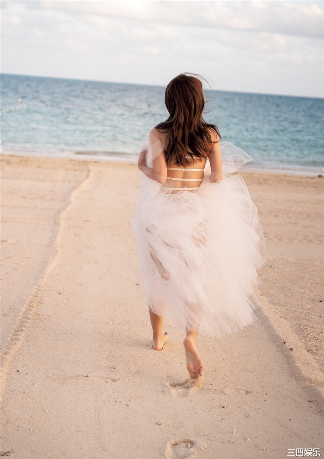 雪平莉左1ST写真集《とろける。》高清全本